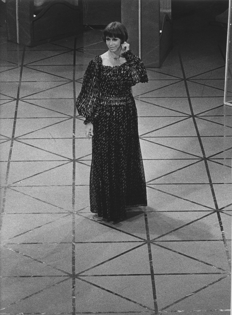 CAROL BURNETT