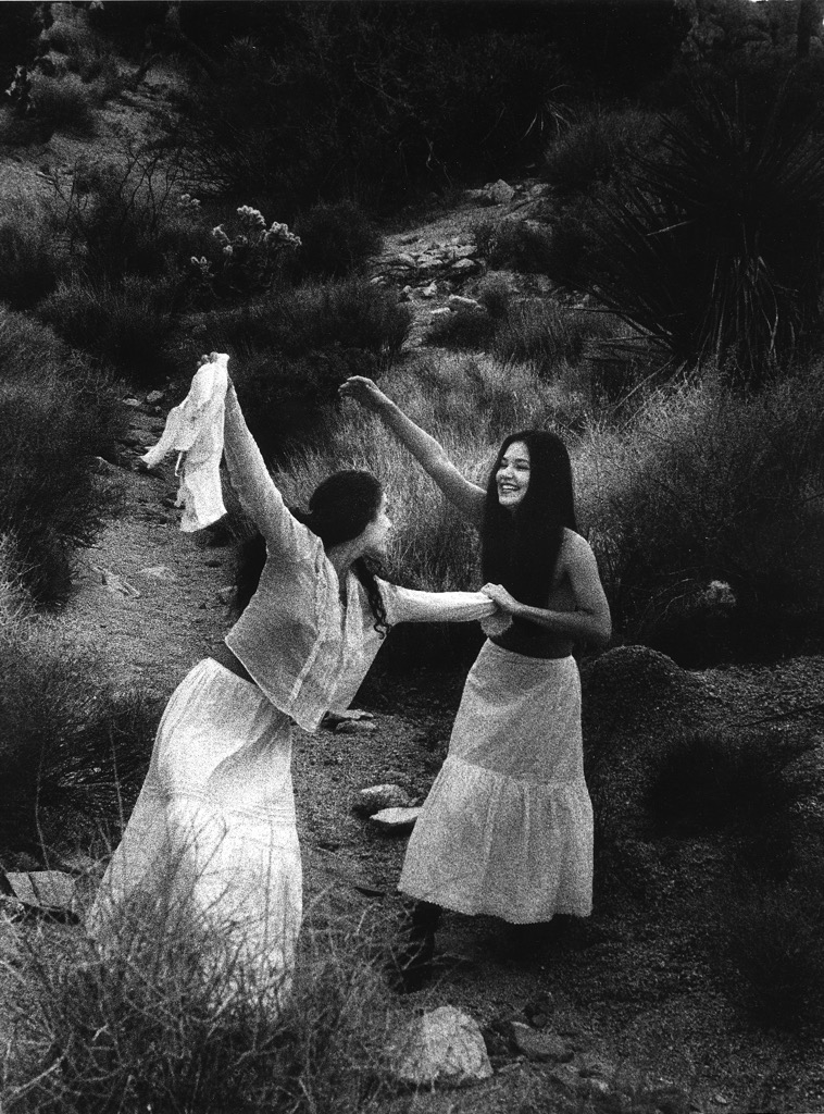 WOMEN IN FRIENDSHIP - 22