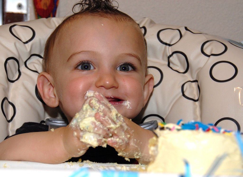 MAX WITH CAKE