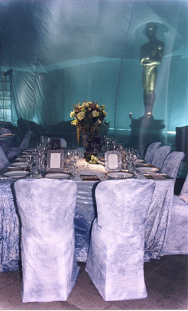 ACADEMY AWARD & TABLE